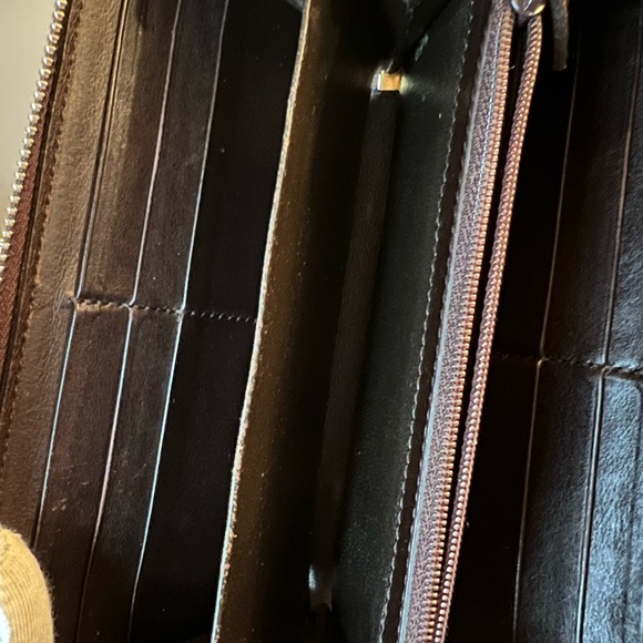 GUCCI Guccissima Chocolate Brown Long Zippy Zip Around Wallet | EUC - Picture 8 of 9